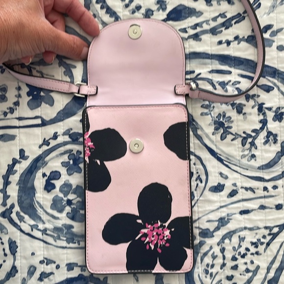 Kate Spade Phone Crossbody - Picture 3 of 11
